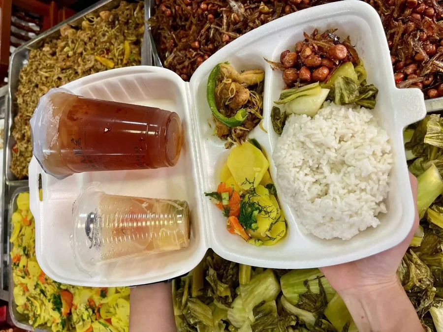 Gửi trọn yêu thương trong từng xuất cơm trưa