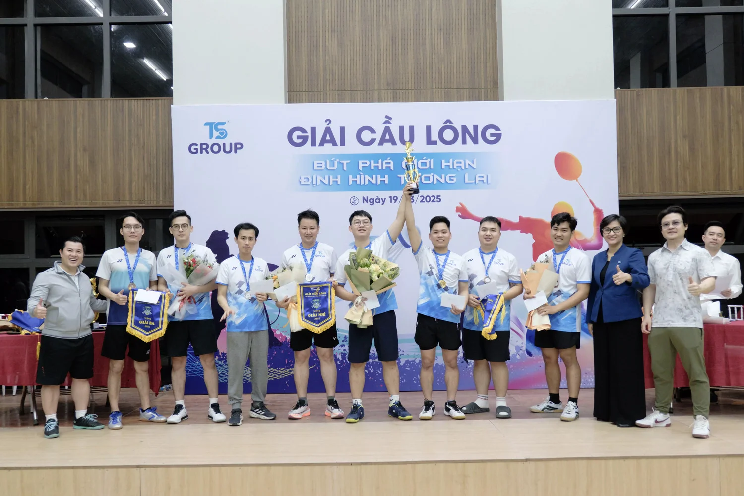 Giải cầu lông 2025: Rực lửa sân cầu - Cháy hết mình với tinh thần TS Group