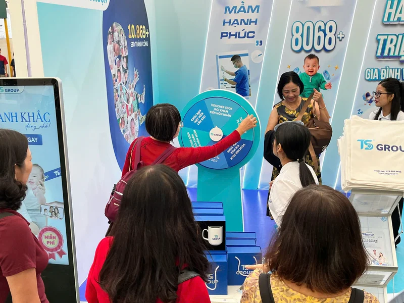 Khách hàng tham dự Hội chợ mùa thu tại VEC Hà Nội: “Không ngờ nhận được nhiều giá trị đến vậy”