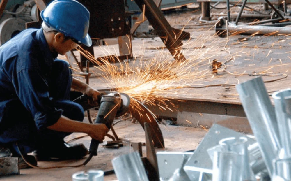 Người làm việc trong khu công nghiệp có nguy cơ hiếm muộn cao hơn?