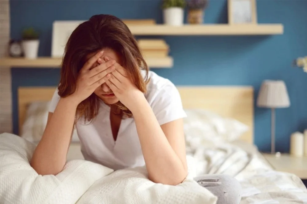 Nữ công nhân thiếu ngủ, ăn uống thất thường – Mối nguy vô hình với sức khỏe sinh sản!