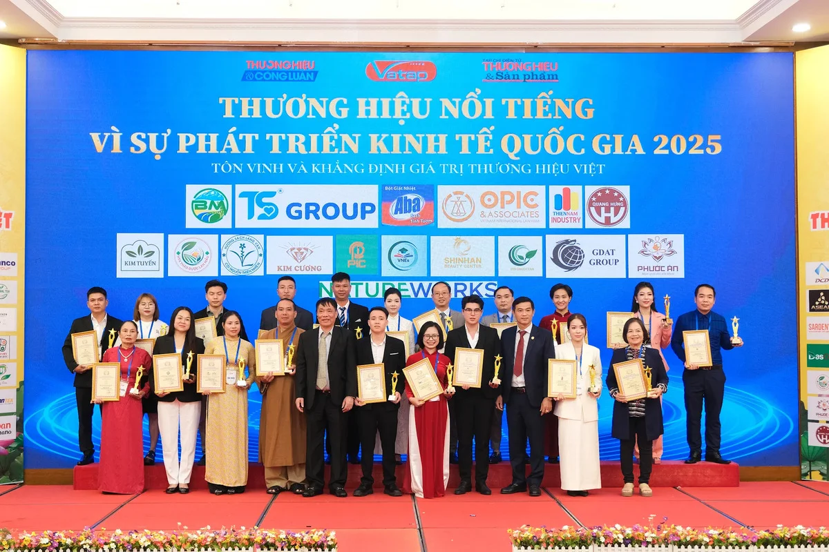 TS Group và hành trình kiến tạo giá trị: Tự hào đón nhận “cú đúp” giải thưởng quốc gia TS Group vinh dự đón nhận “cú đúp” giải thưởng quốc gia danh giá (2)