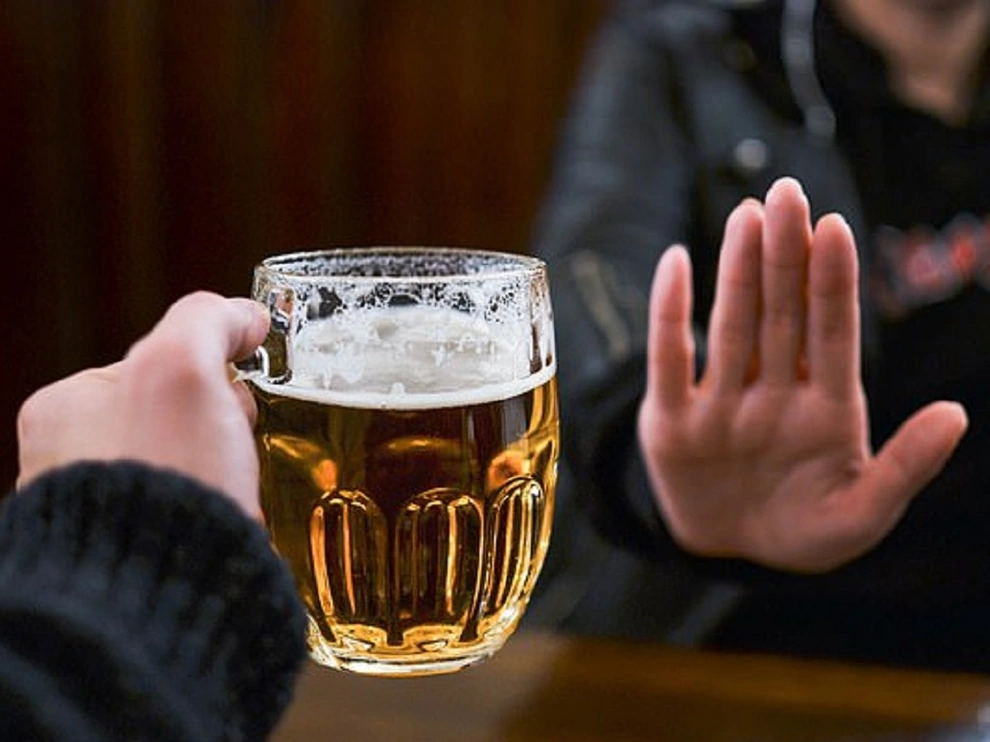 Nam giới có những dấu hiệu nào dễ liên quan đến tinh trùng yếu, khó có con?